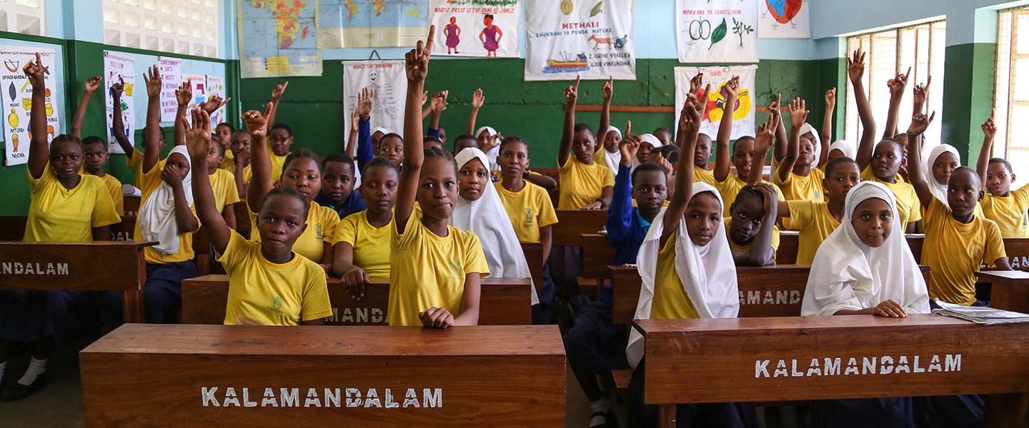 Students in Primary Seven at Zanaki Primary School in Dar es Salaam, Tanzania, during an English language class. © Sarah Farhat/World Bank